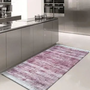 Fialový koberec do kuchyně s třásněmi Šířka: 120 cm | Délka: 180 cm