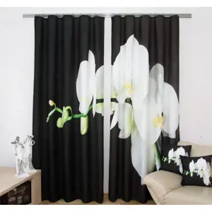 Produkt Hotový závěs černý s bílou orchidejí Šířka: 160 cm | Délka: 250 cm (v sadě jsou 2 kusy)