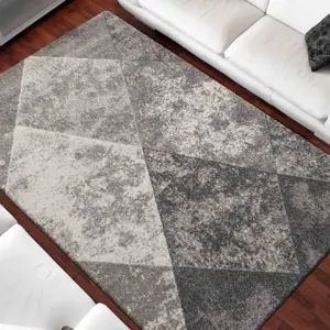 Produkt Originální šedý koberec do obývacího pokoje s motivem kosočtverců