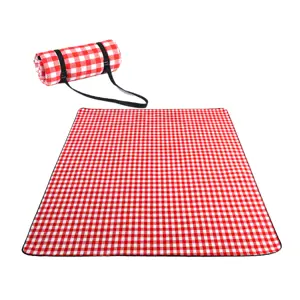 Produkt Pikniková deka s červenobílým vzorem 200 x 150 cm