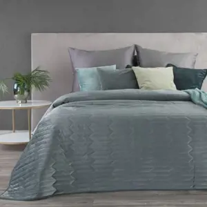 Produkt Šedozelený sametový přehoz na postel s efektem prošívání