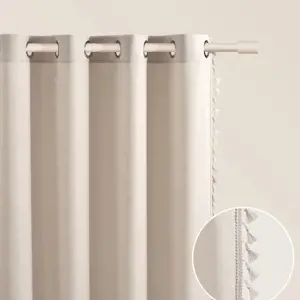 Produkt Světle béžový závěs Lara na stříbrných kolečkách se střapci 140 x 250 cm