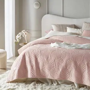 Produkt Světle růžový velurový přehoz na postel Feel 200 x 220 cm