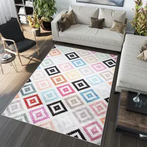 Produkt Trendy koberec s barevným geometrickým vzorem Šířka: 120 cm | Délka: 170 cm