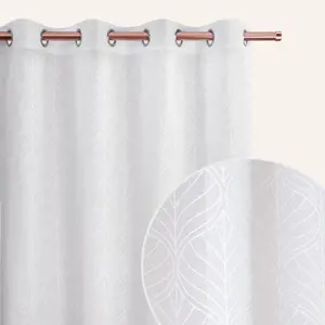 Produkt Záclona La Rossa bílá se stříbrnými průchodkami 140 x 240 cm